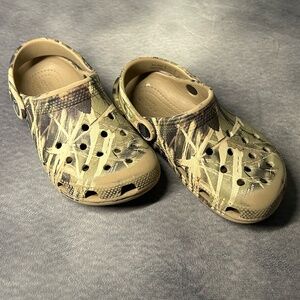 Kid's Camouflage Crocs C11